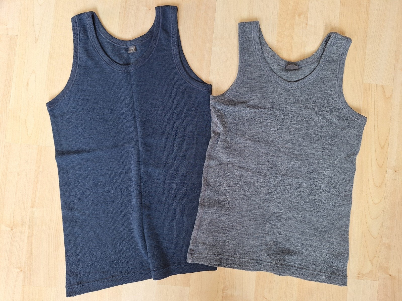 2x Dilling wol en 1x wol/zijde hemd maat 146-152, Ophalen of Verzenden, Zo goed als nieuw, Jongen of Meisje, Nacht- of Onderkleding