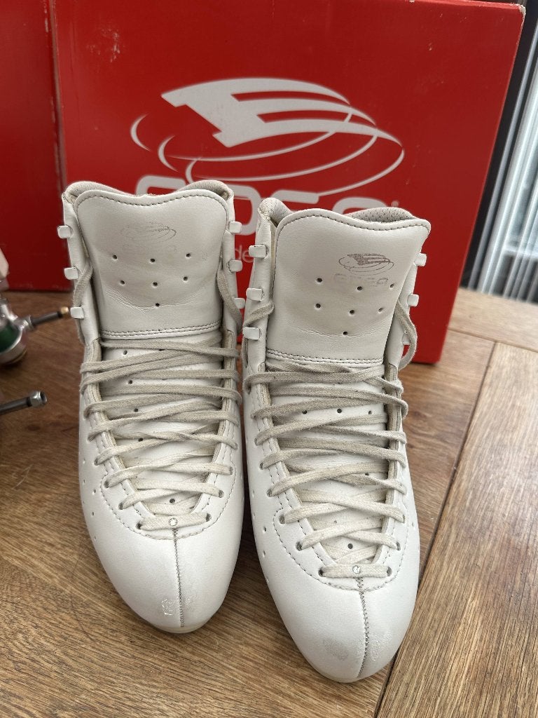 Kunstrolschaatsen Edea Ritmo maat 235 (35), Overige merken, Gebruikt, Ophalen of Verzenden, Kunstschaatsen