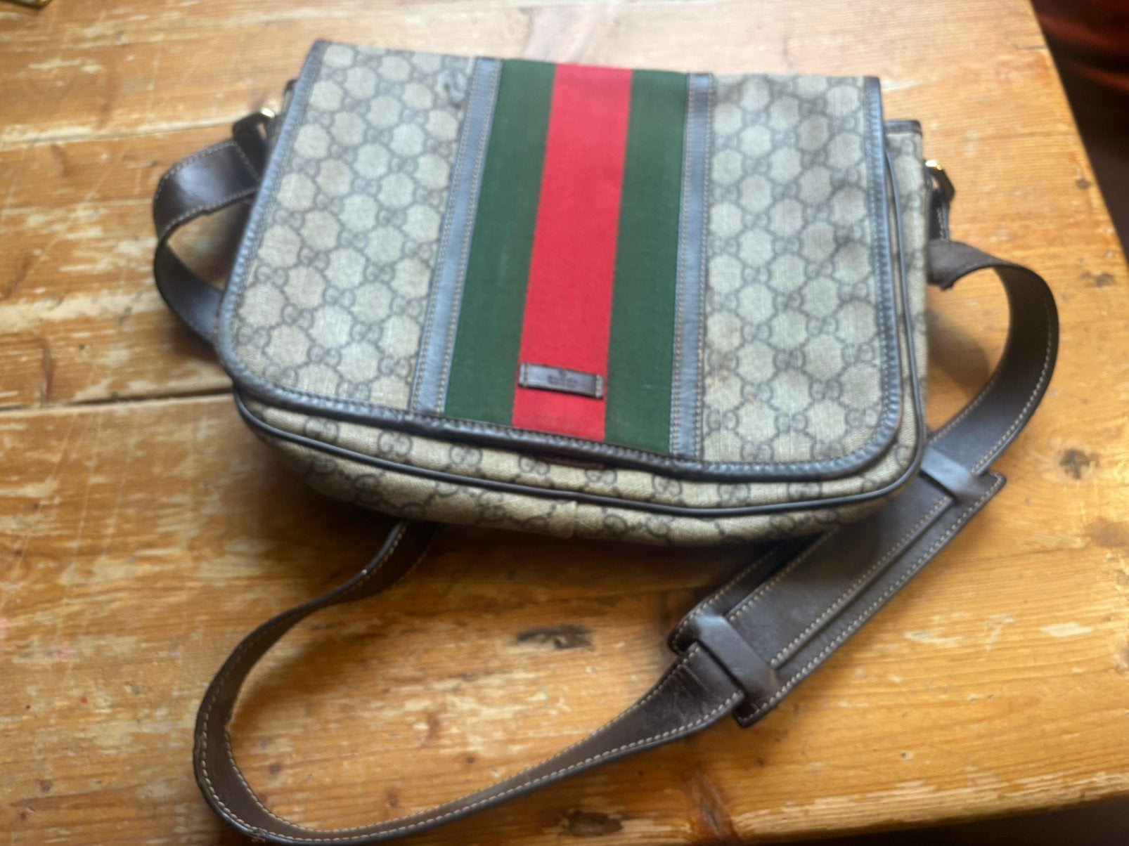 Originele Gucci schoudertas met GG-patroon en Web-streep, Ophalen of Verzenden, Gebruikt, Bruin, Schoudertasje