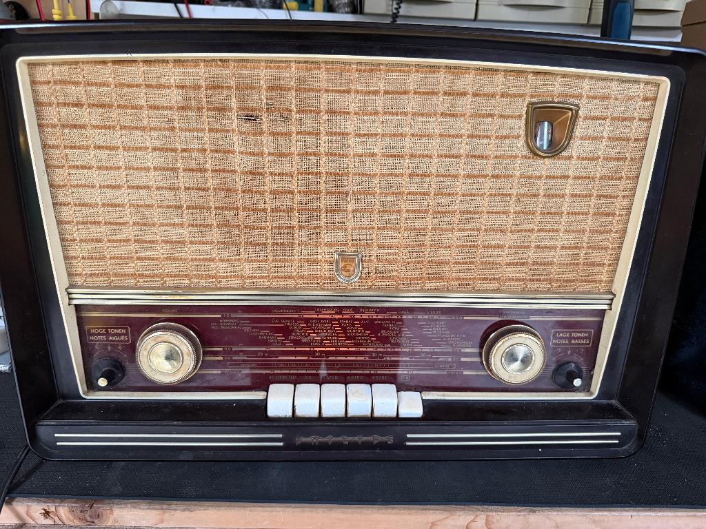 Philips BX453 A90 Buizenradio Bakeliet Radiomeubel Antiek, Antiek en Kunst, Antiek | Tv's en Audio, Ophalen