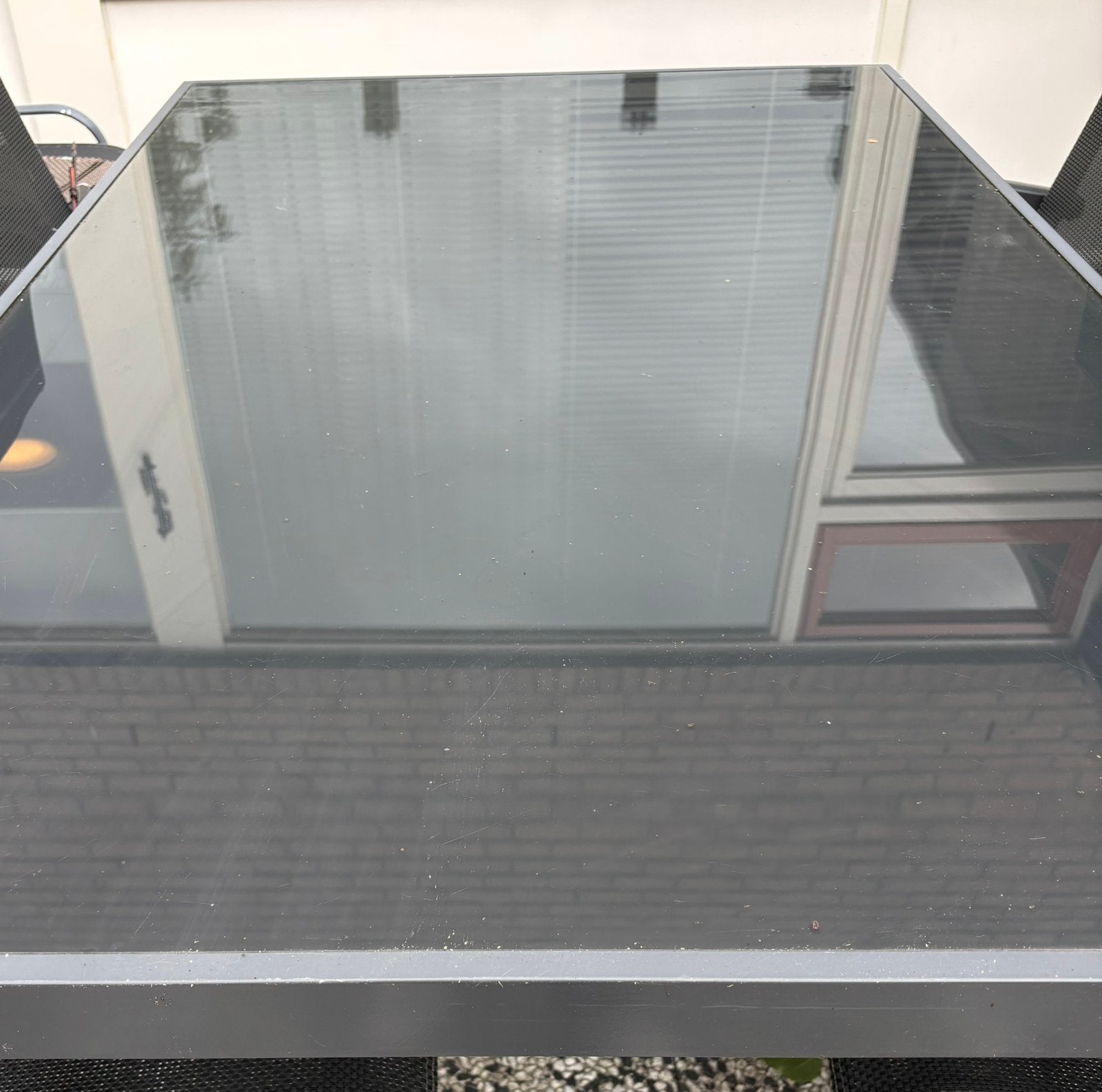 Nette tuintafel met glasplaat en metalen frame, Tuin en Terras, Ophalen, Zo goed als nieuw, Metaal