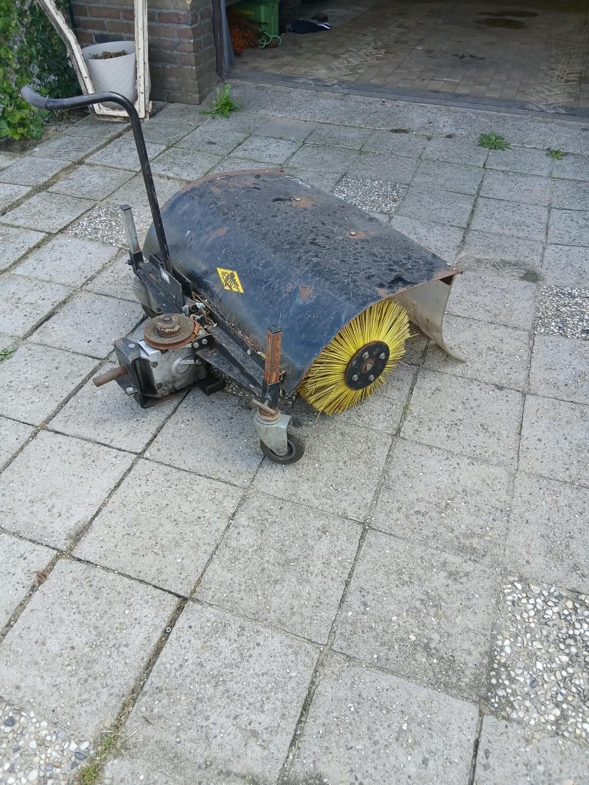 frontborstel stiga vila, Ophalen, Gebruikt