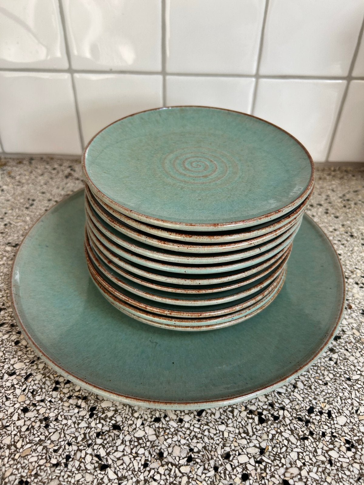 Vintage Gebakset Joep Felder Tegelen - Plateau en 12 bordjes, Ophalen, Gebruikt, Overige merken, Keramiek