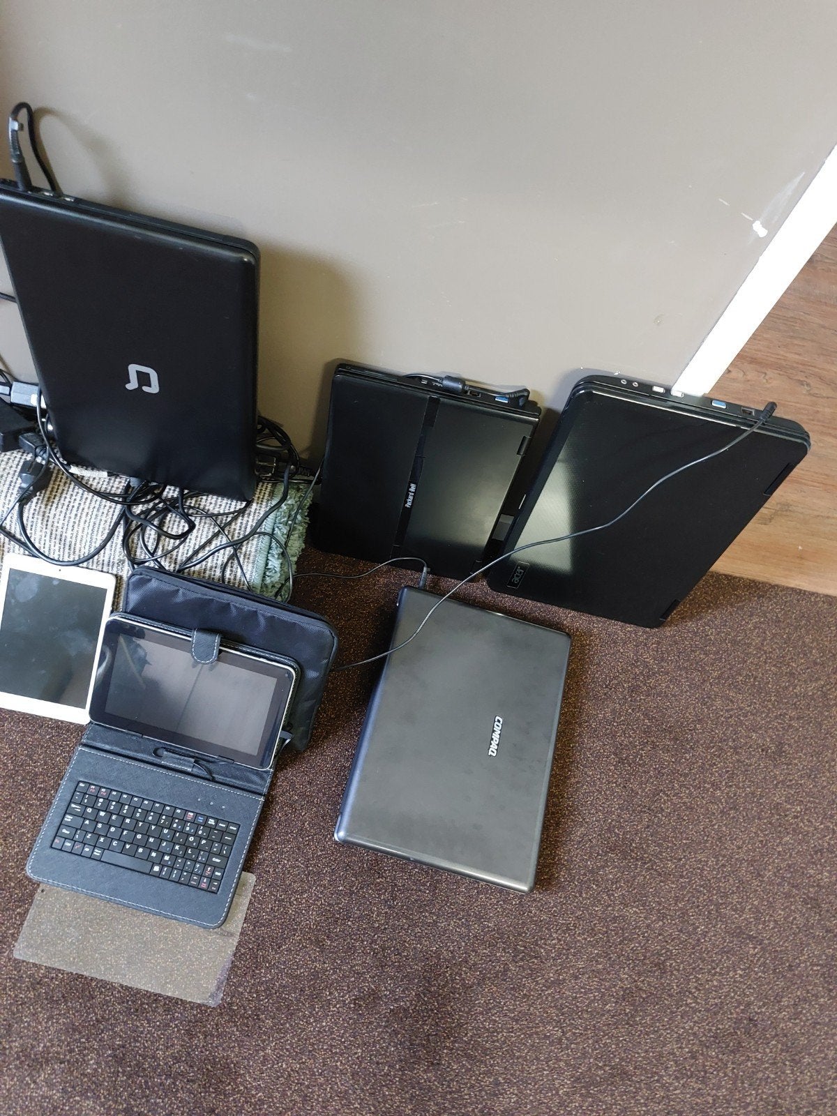 Diverse laptops, tablets en monitoren - Gebruikt, Computers en Software, Gebruikt, HDD, Minder dan 4 GB, 10 inch of minder