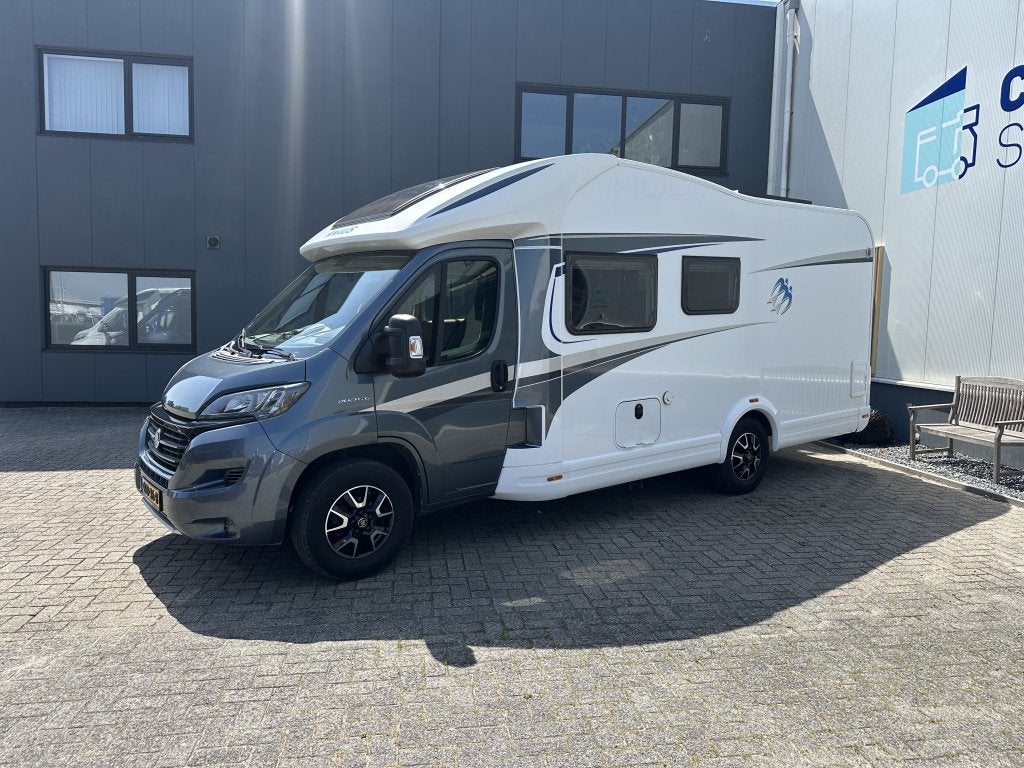 KNAUS Sky Wave 650 MEG, Ringverwarming, 6 tot 7 meter, Bedrijf, Buitenlamp
