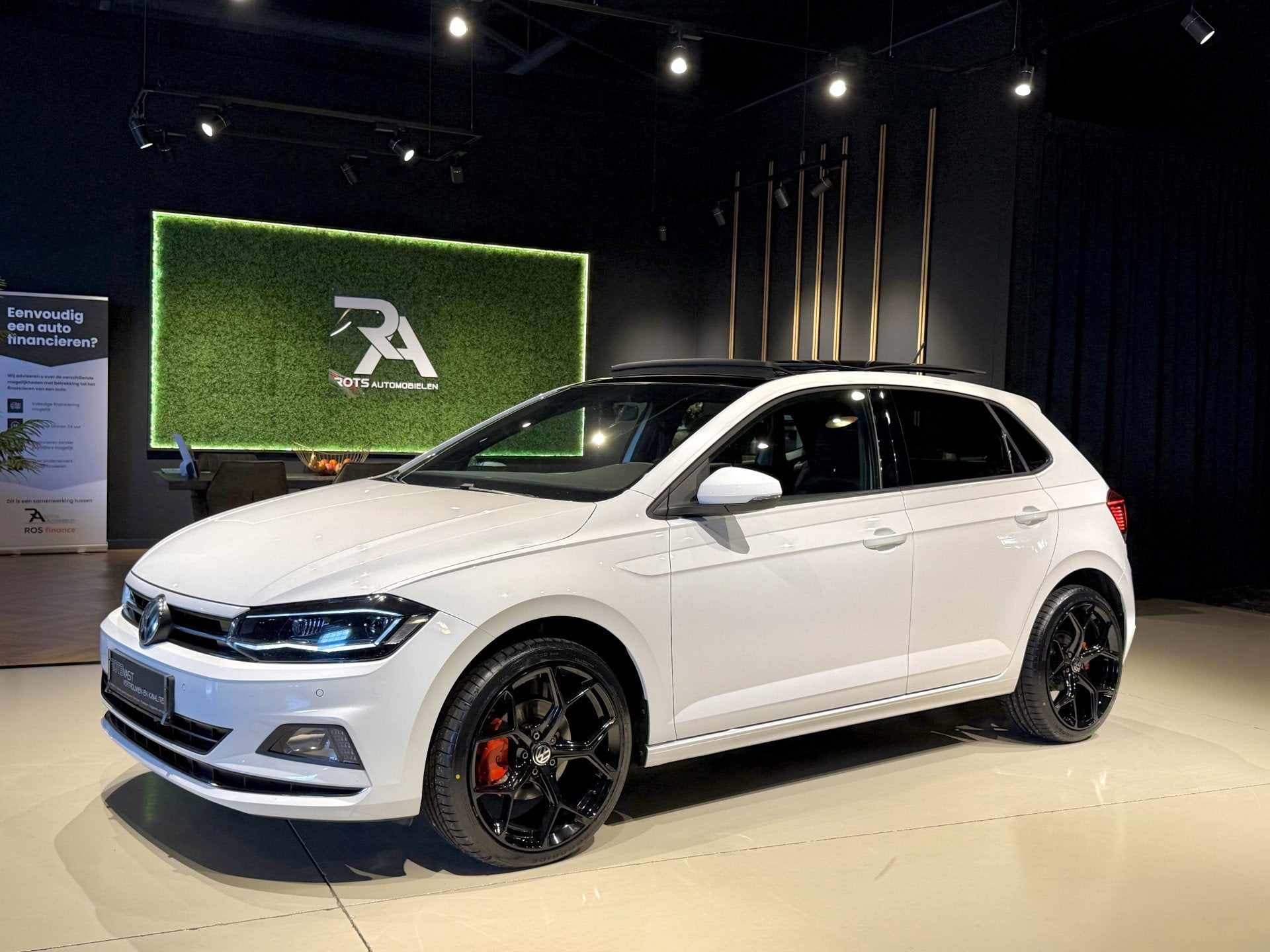 Volkswagen Polo 1.0 TSI Highline DSG Pano|Navi|LED|Leer Wit!, Dealer onderhouden, Gebruikt, Wit, Bedrijf