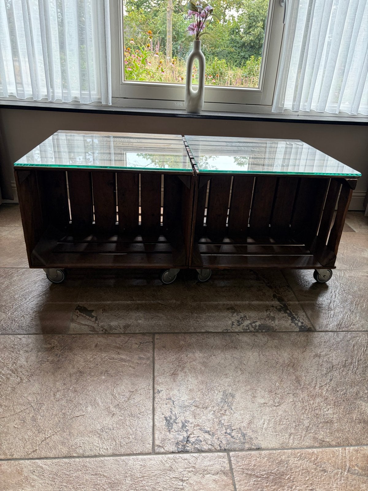 Unieke salontafel van fruitkisten met glasplaat op wielen, Ophalen, 50 tot 100 cm, 100 tot 150 cm, Zo goed als nieuw