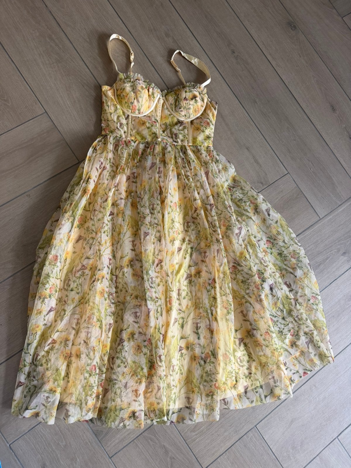 Lace en Beads Cocktail Jurk maat 14 (44), Ophalen, Geel, Maat 42/44 (L), Cocktailjurk