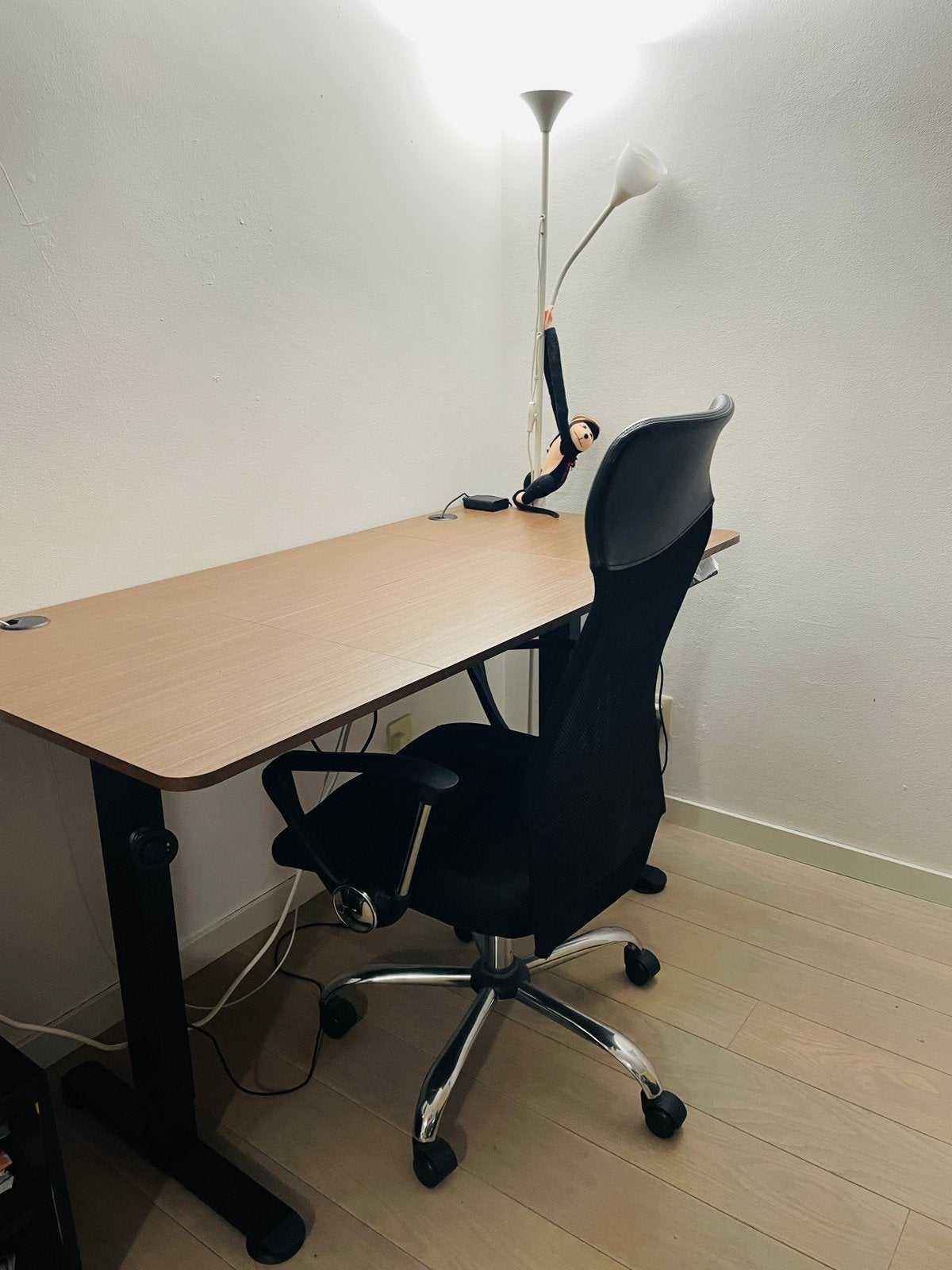 Electronic Office table and chair, Ophalen, Bruin, Zo goed als nieuw, 70 cm