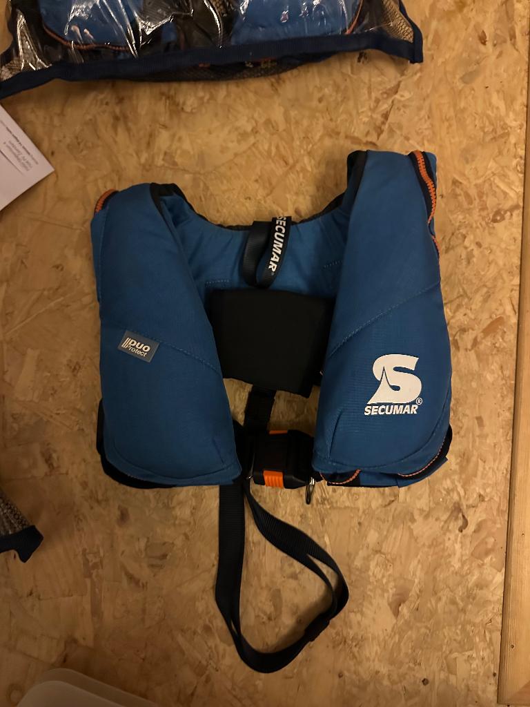 Secumar Junior kinder reddingsvest 20-50 kg, 2 exemplaren, Watersport en Boten, Watersportkleding, Kind, Secumar, Ophalen of Verzenden