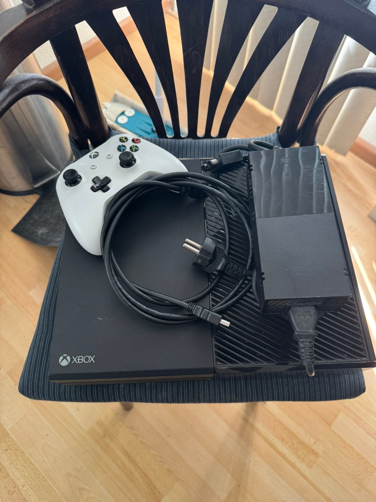 Xbox one 500gb zwart, Spelcomputers en Games, Spelcomputers | Xbox One, Ophalen of Verzenden, Zo goed als nieuw, 500 GB, Met 1 controller