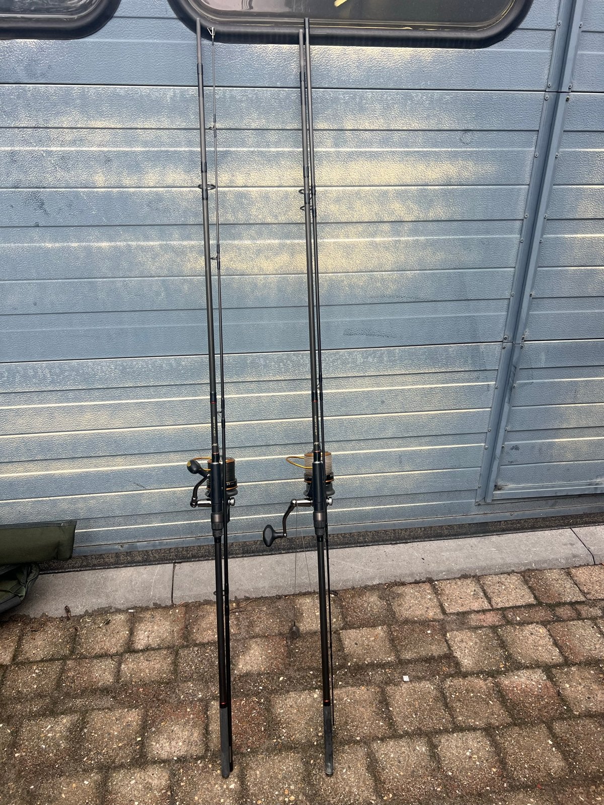 Karper hengels met molen en foedraal, Ophalen, Gebruikt, Complete set