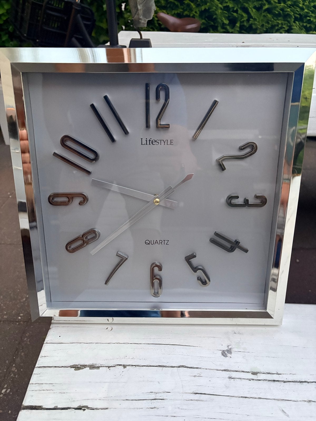Moderne Lifestyle Quartz Wandklok - Zilverkleurig, Ophalen of Verzenden, Zo goed als nieuw, Analoog, Wandklok
