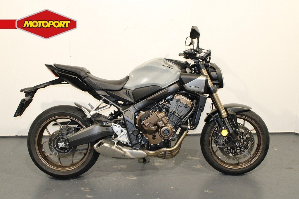 Honda CB 650 RC E-clutch (bj 2025), Bedrijf, Mc.benelux@honda-eu.com, Doornveld 180
B-1731  Zellik, BE, Naked bike