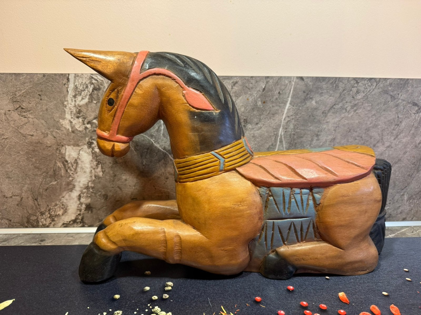 Liggend houten paard, Antiek en Kunst, Kunst | Beelden en Houtsnijwerken, Ophalen of Verzenden