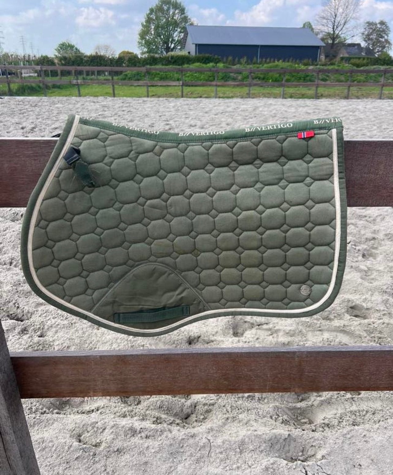 B vertigo zadeldek springdekje cob/full green, Ophalen of Verzenden, Zo goed als nieuw