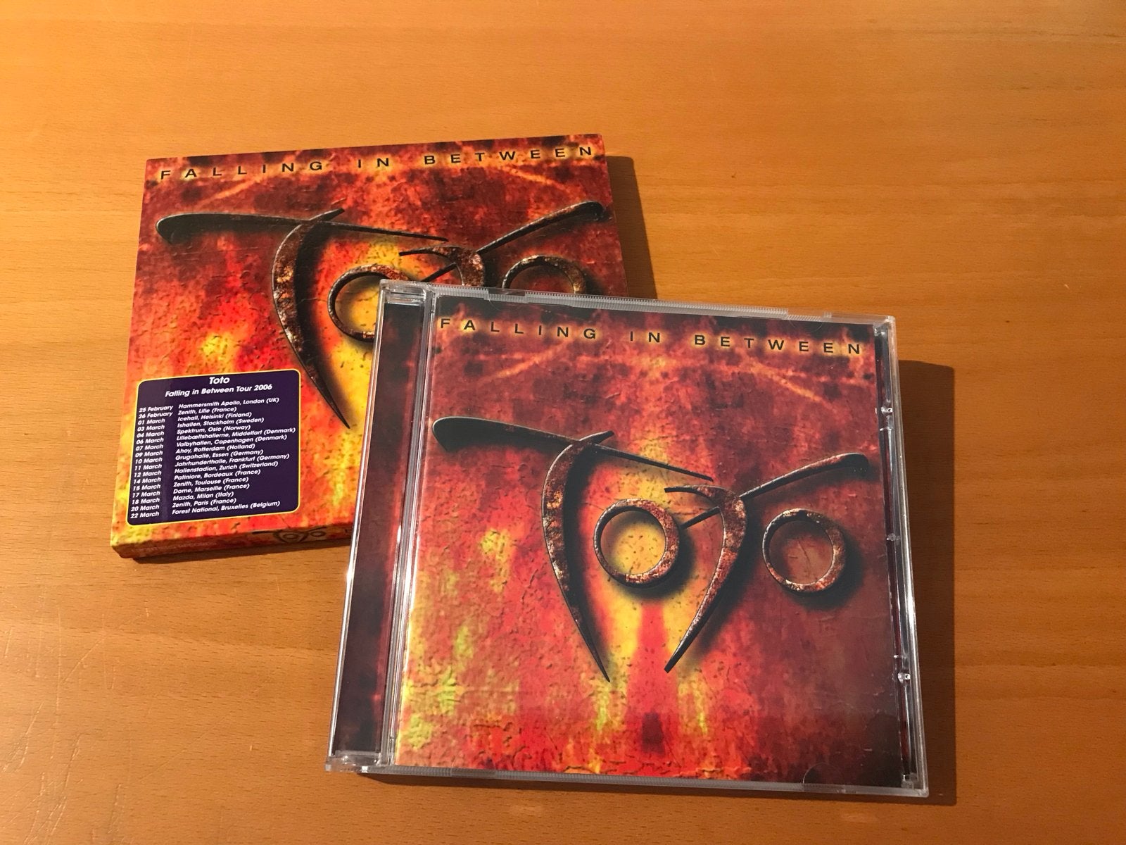 Toto - Falling In Between CD  In cardboard slipcase!!!, Cd's en Dvd's, Cd's | Pop, Nieuw in verpakking, Rock, Album, Inclusief doosje