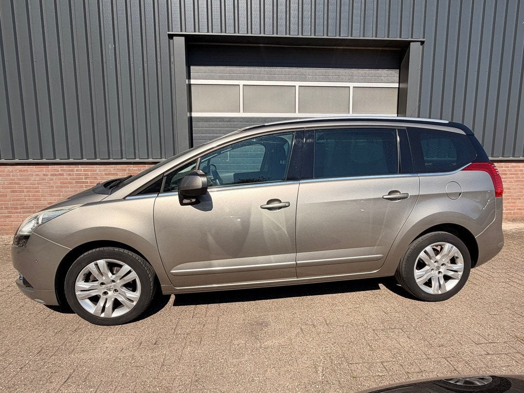 Peugeot 5008 1.6 THP Blue Executive 7p. MOTORSTORING, Auto's, Peugeot, Voorwielaandrijving, Euro 5, Stof, Gebruikt