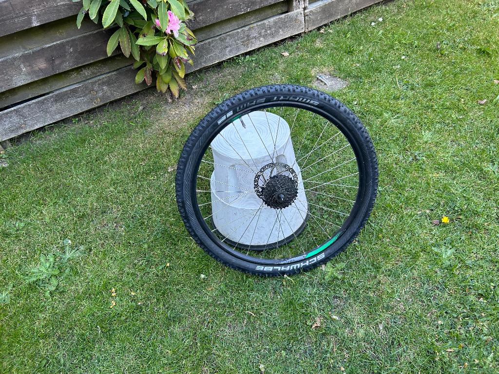 achterwiel 27,5 inch 8 cassette versnellingen schijfrem, Fietsen en Brommers, Fietsonderdelen, Wiel, Gebruikt, Quando, Ophalen of Verzenden