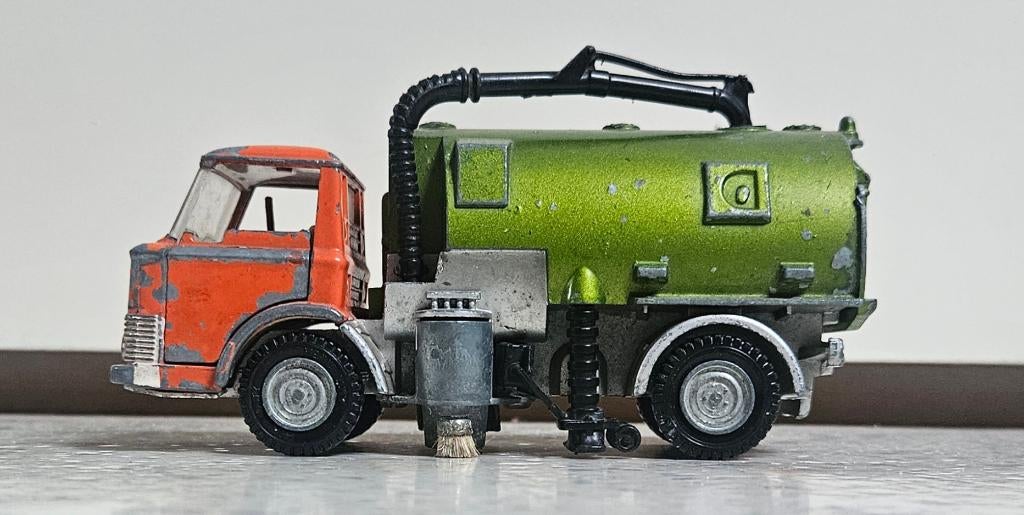 Dinky Toys Ford D-800 Johnston Sweeper, Ophalen of Verzenden, Gebruikt, Auto, Dinky Toys