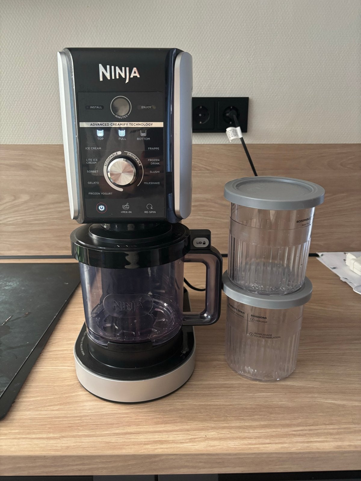 Ninja CREAMi Deluxe 10-in-1 Ice Cream and Frozen Drink Maker, Ophalen, Zo goed als nieuw