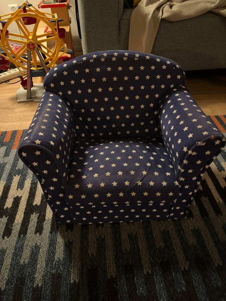 Leuke blauwe kinderstoel met sterren, Ophalen of Verzenden, Gebruikt, Overige typen