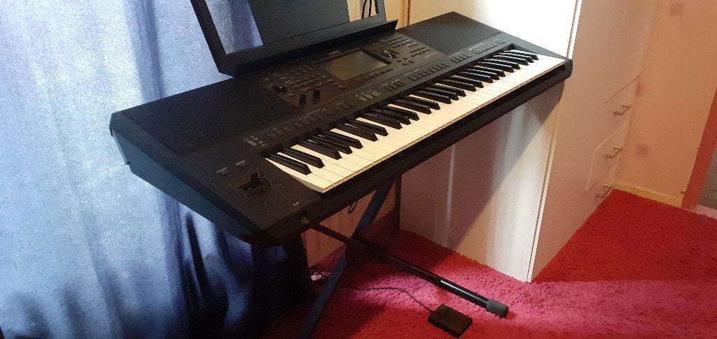 YAMAHA SX700+USB stick+standaard+pedaal+veel software+boeken, Ophalen, Zo goed als nieuw, Overige aantallen, Yamaha