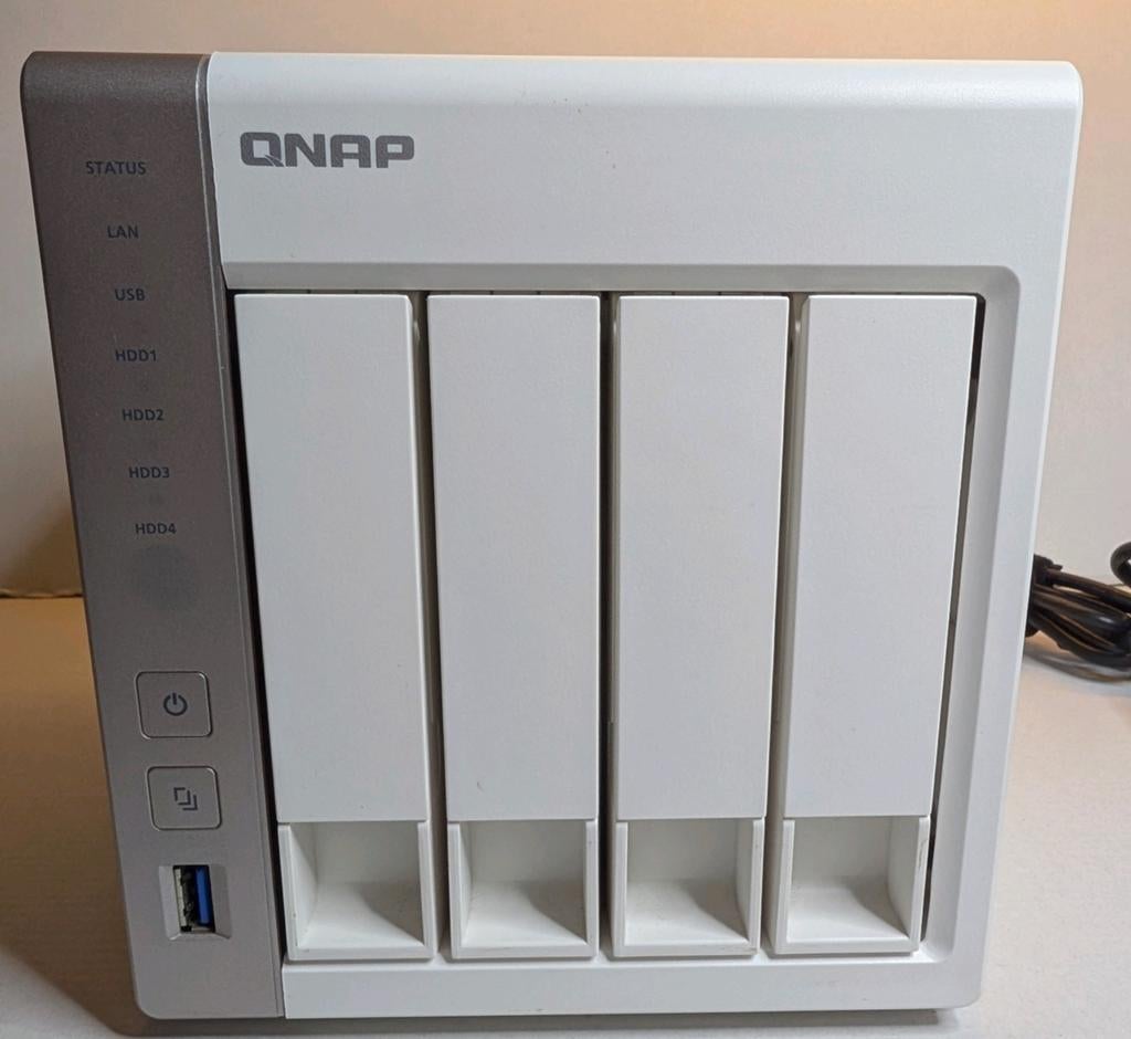 QNAP TS 451 4 Bay nas 8gb ram zonder HDD, Ophalen of Verzenden, Gebruikt