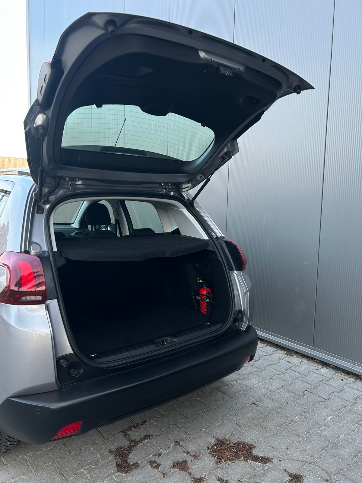 Foto 10 van Peugeot 2008 1.2 turbo 2018 Grijs pdc