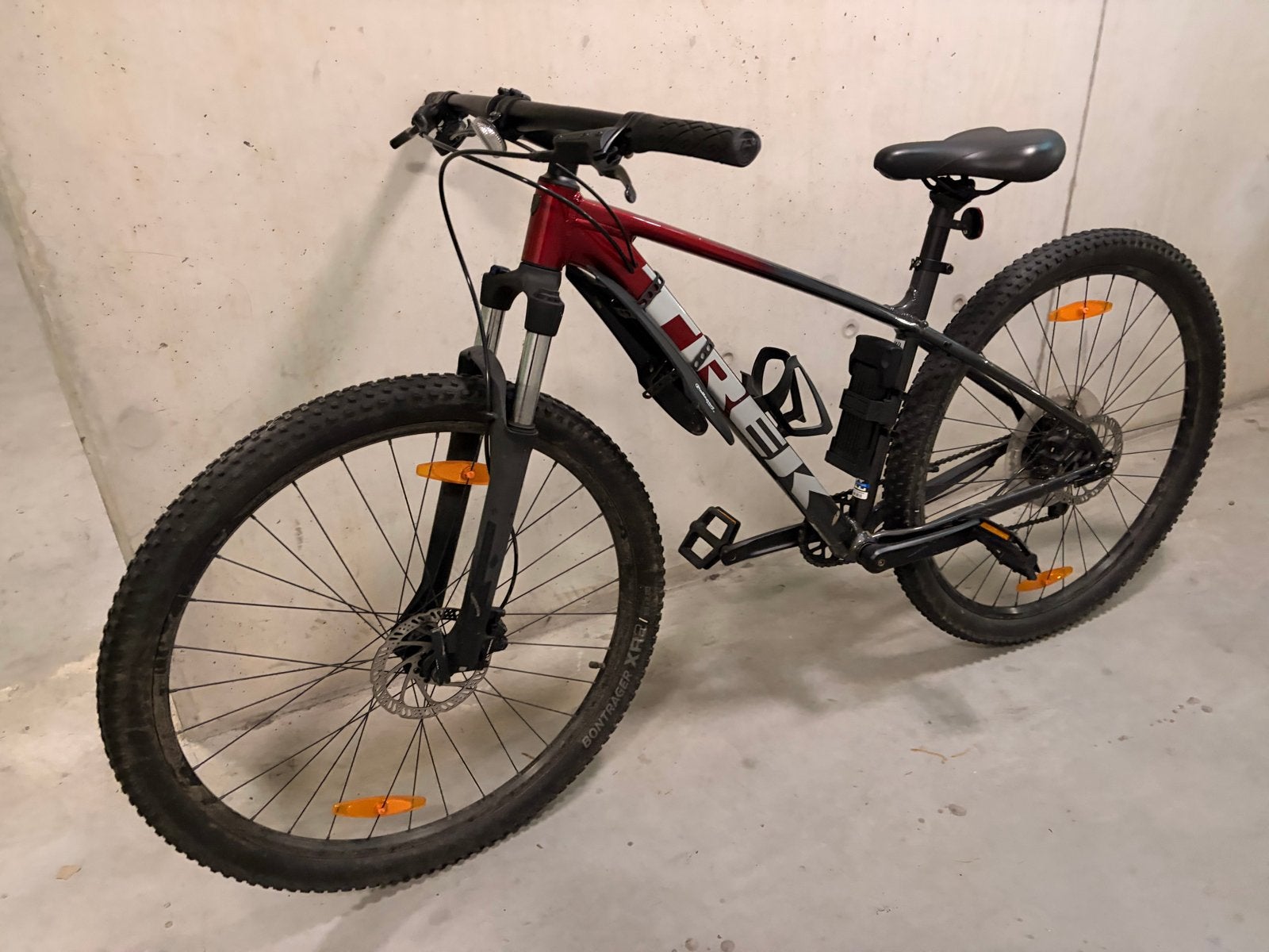 Trek Marlin 6 M/L met Abus slot, spatbord en fleshouder, Fietsen en Brommers, Ophalen, Gebruikt, Hardtail, Heren
