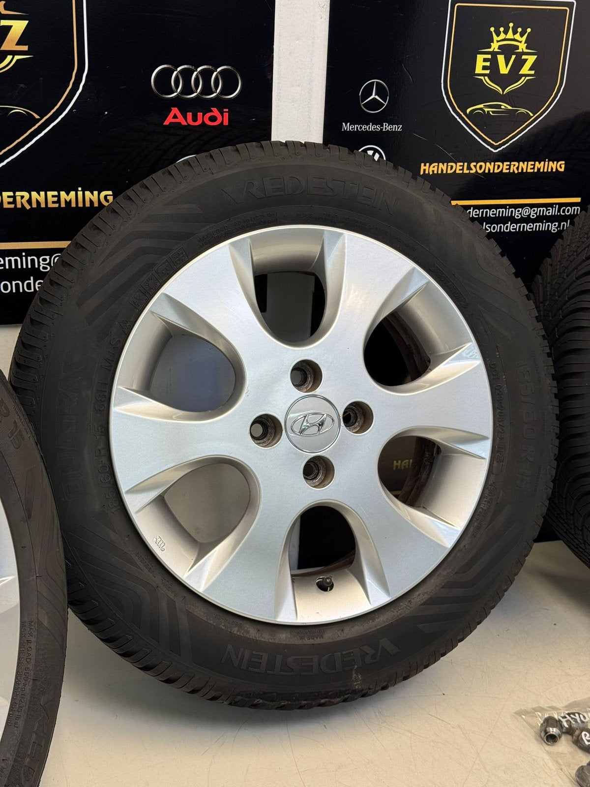 Org.15 inch Hyundai i20 velgenset met All-Seasons banden, Gebruikt, 15 inch, Banden en Velgen, All Season