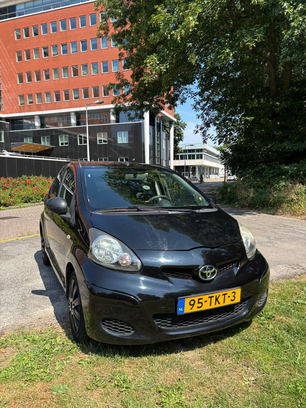 Toyota Aygo 1.0 12V Comfort (2012) | 5-deurs | Zwart, Voorwielaandrijving, Zwart, 4 stoelen, Origineel Nederlands