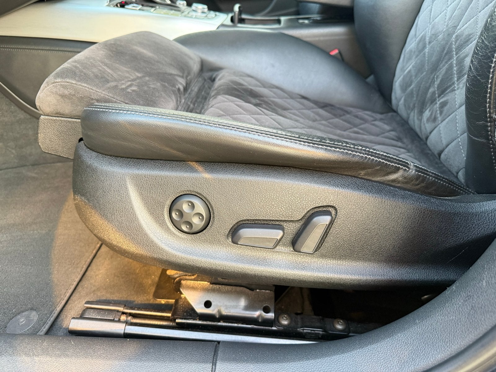 Foto 19 van Audi S6 420pk Quattro S Tronic 2012 Zwart