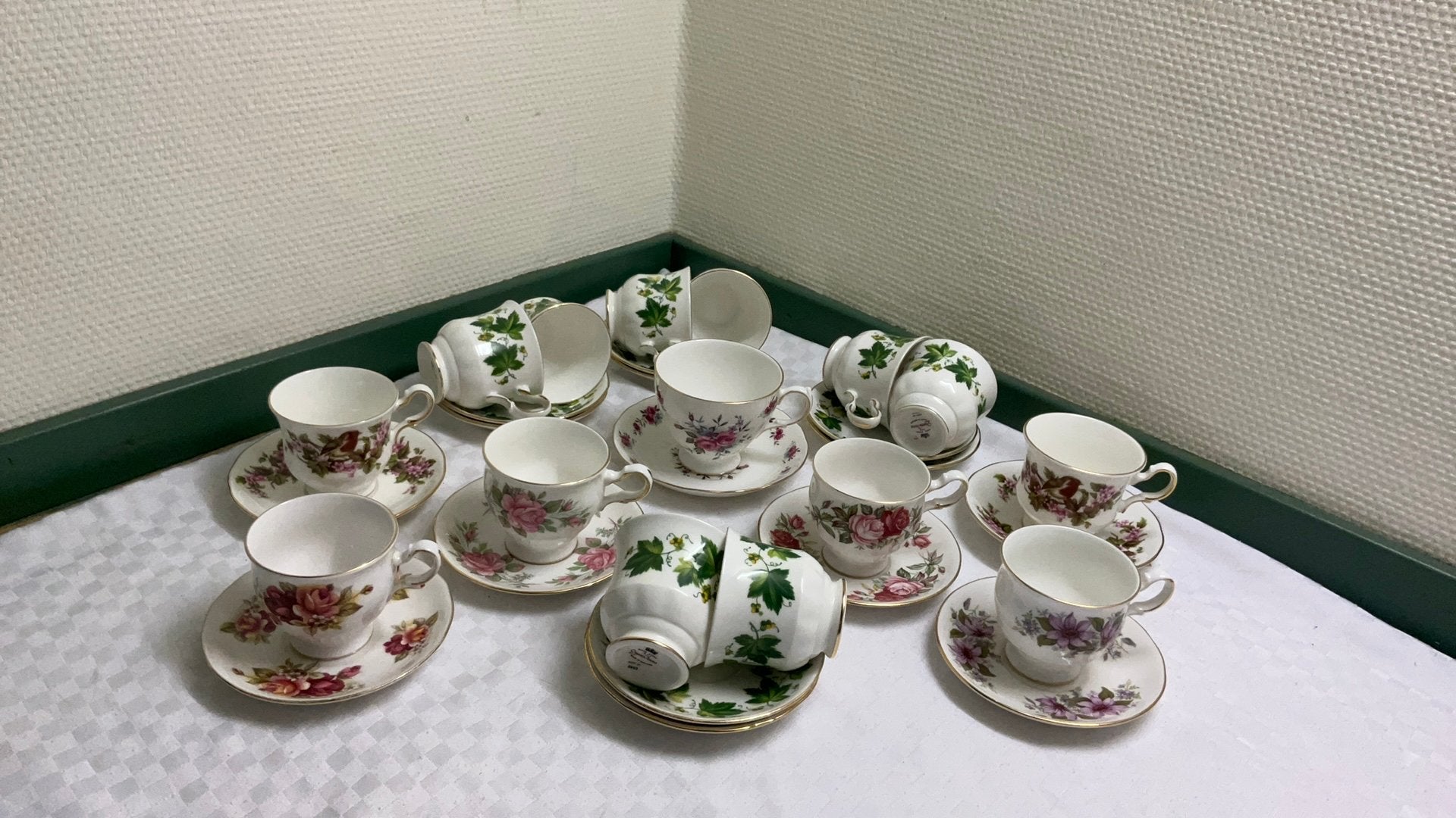 Queen anne, thee servies, romantiek, vintage, ivy, roosjes,, Ophalen of Verzenden