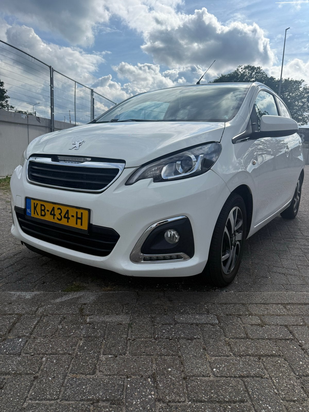 Peugeot 108 1.0 | Leder | Stoelverwarming | Camera | 85.000, Auto's, Voorwielaandrijving, 4 stoelen, Wit, Origineel Nederlands