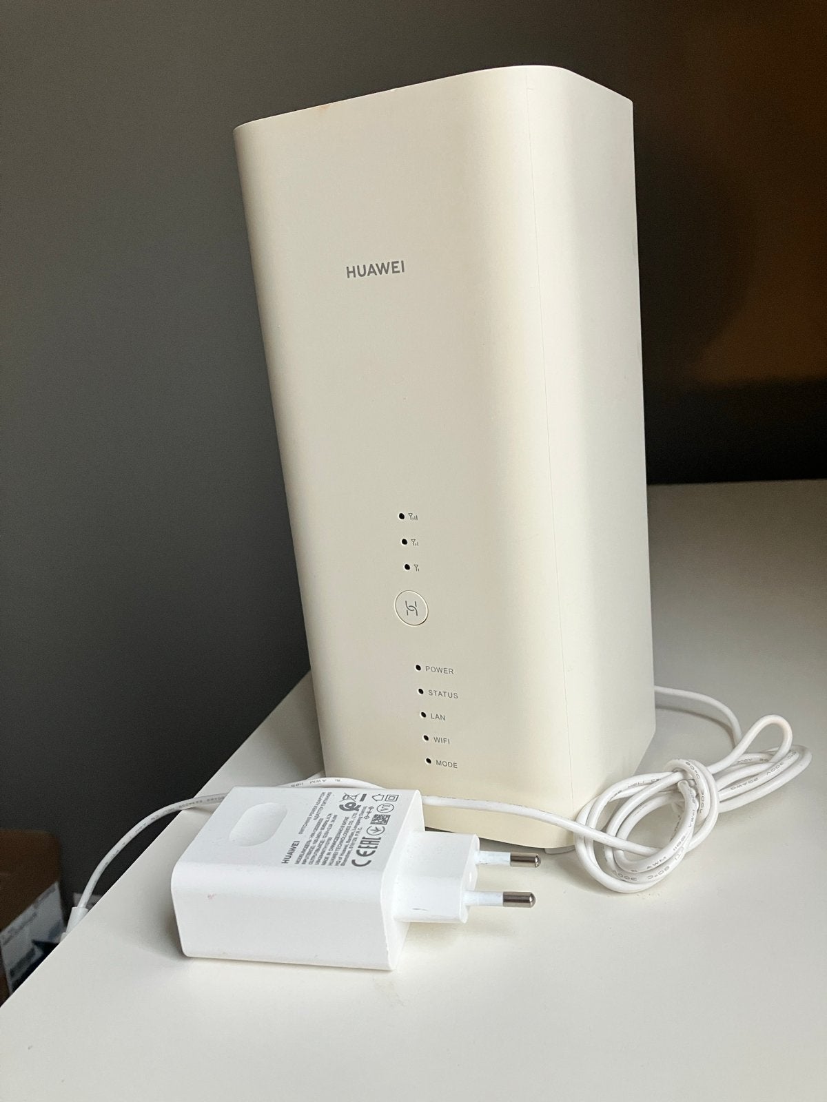 Huawei B818-263 4G+ router - SIM-lock-vrij, Ophalen, Gebruikt, Router, HUAWEI