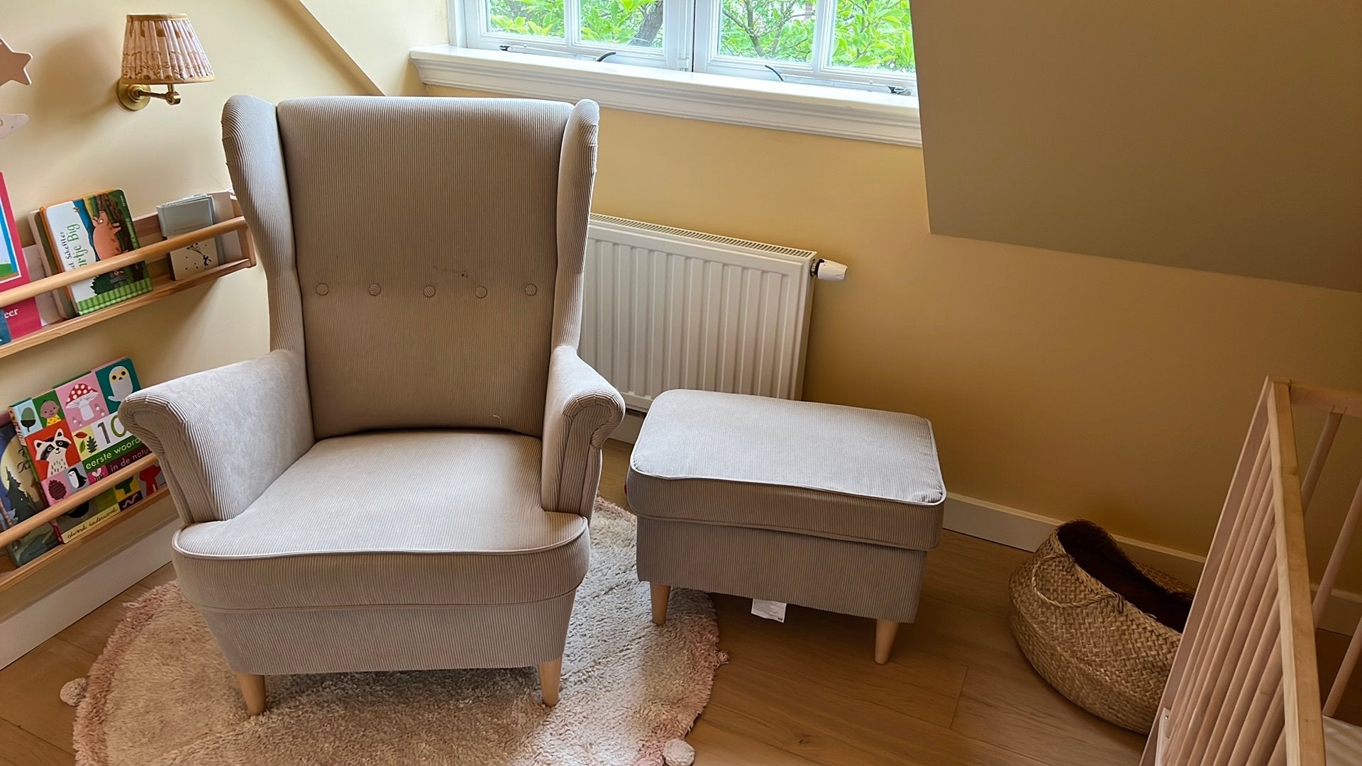 Ikea Strandmon fauteuil en voetenbank Kelinge beige, Huis en Inrichting, Ophalen, Gebruikt, 75 tot 100 cm, 75 tot 100 cm