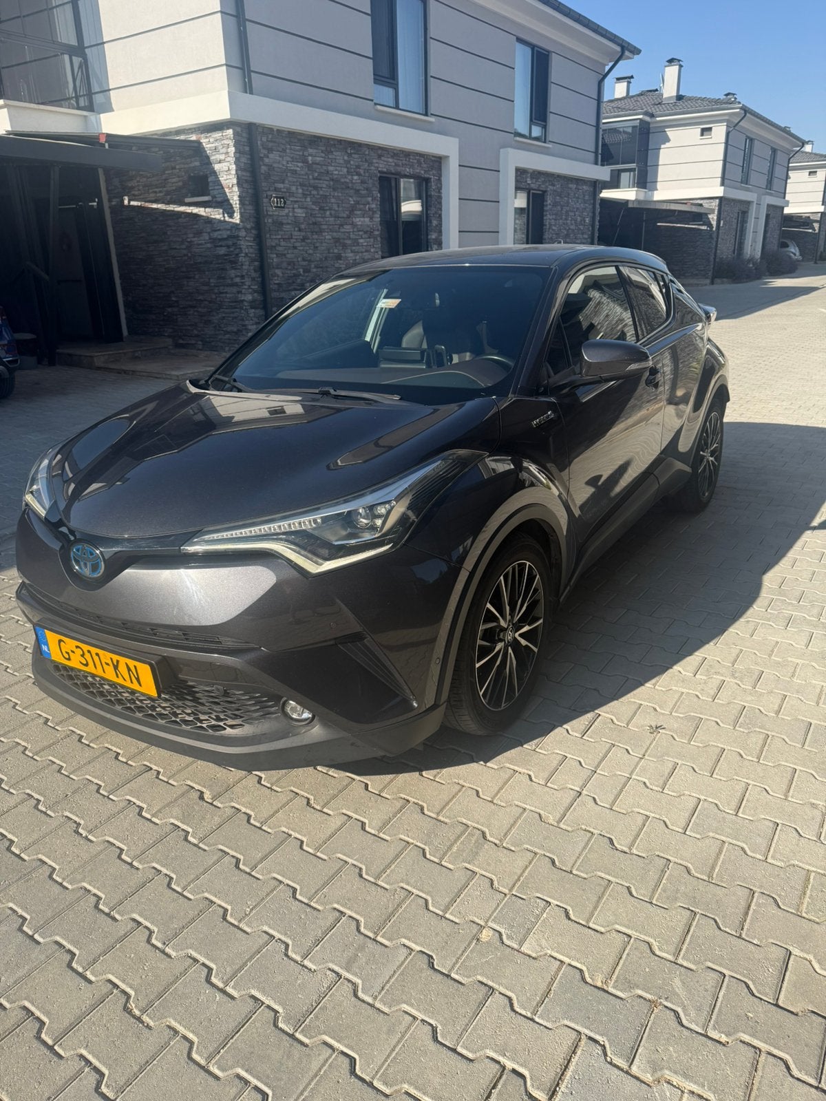 Toyota C-HR 1.8 Hybrid Executive NAP, 725 kg, 4 cilinders, Dealer onderhouden, Lichtsensor