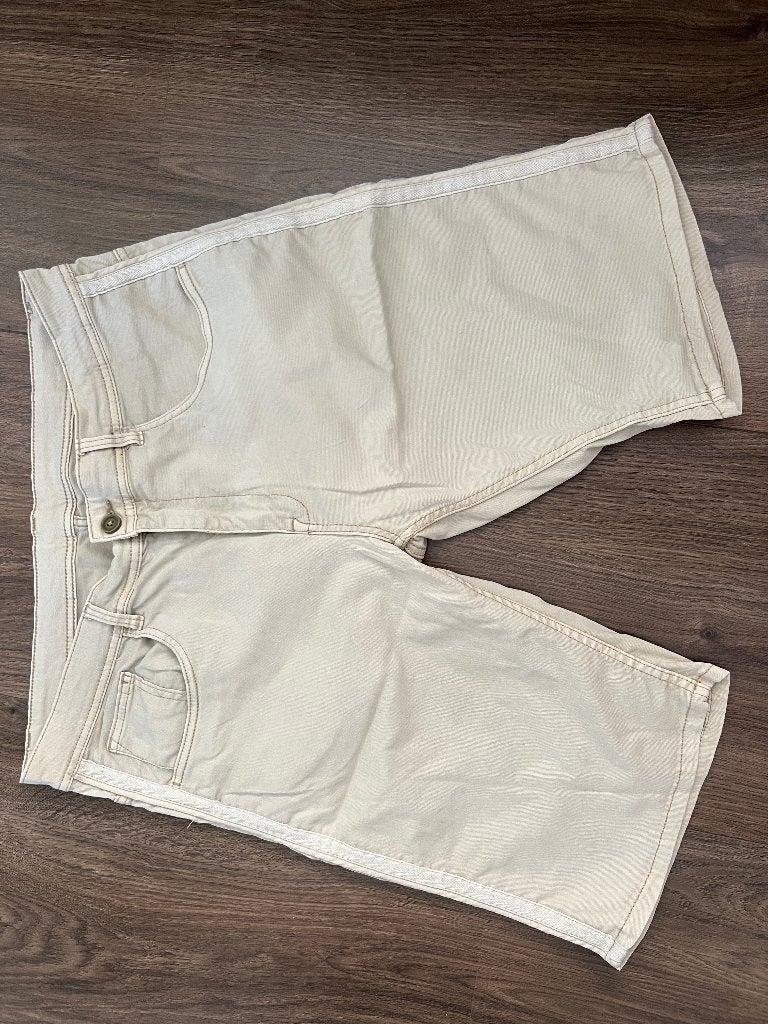 Takko beige short  maat 36/XL, Beige, Ophalen of Verzenden, Takko, Maat 56/58 (XL)