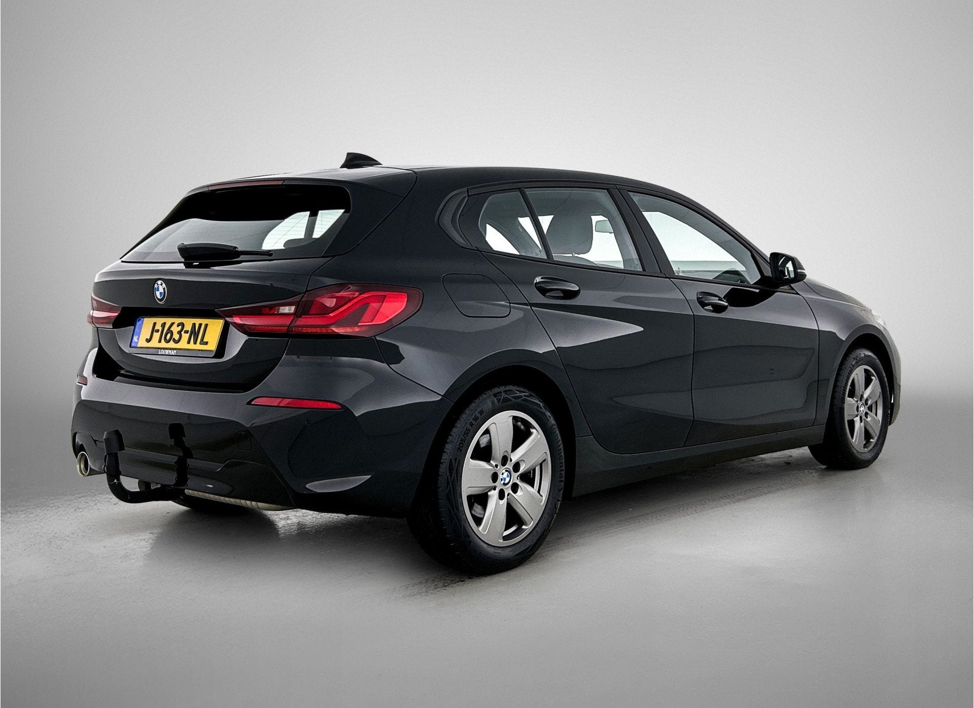 BMW 1-serie 118i Executive Edition | Trekhaak | Virtual Cock, 12 maanden, Stof, Gebruikt, Zwart