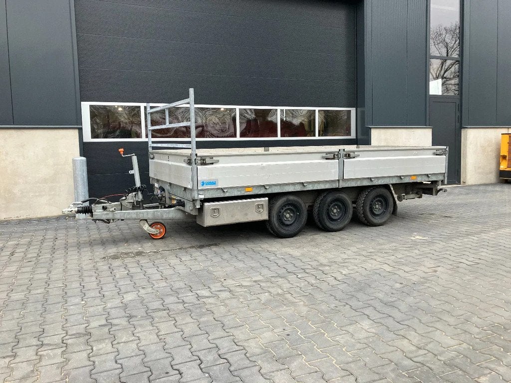 Hapert 3 zijdige elektrische kipper aanhanger (bj 2021), Auto's, Overige brandstoffen, Bedrijf, Aanhangers en Opleggers, Te koop
