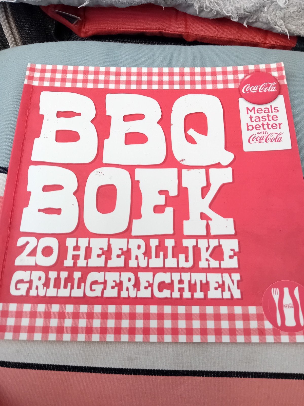 Coca-Cola BBQ Boek: 20 Heerlijke Grillgerechten, Boeken, Kookboeken, Ophalen of Verzenden, Coca-Cola, Overige gebieden, Hoofdgerechten
