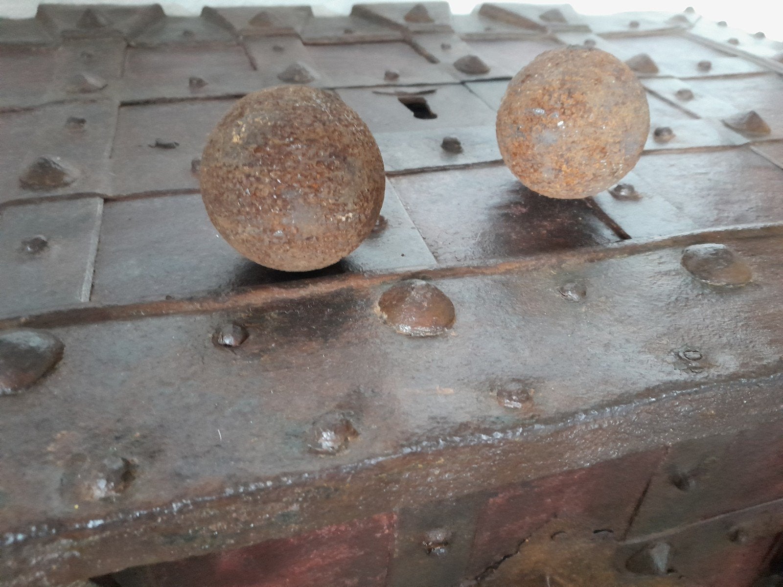 Kanonskogel voc schip kanon antiek gietijzer nhm kogel, Ophalen of Verzenden