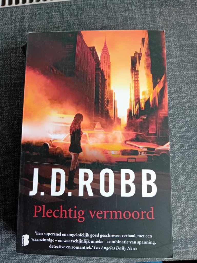 J.D. Robb, plechtig vermoord, Boeken, Ophalen of Verzenden
