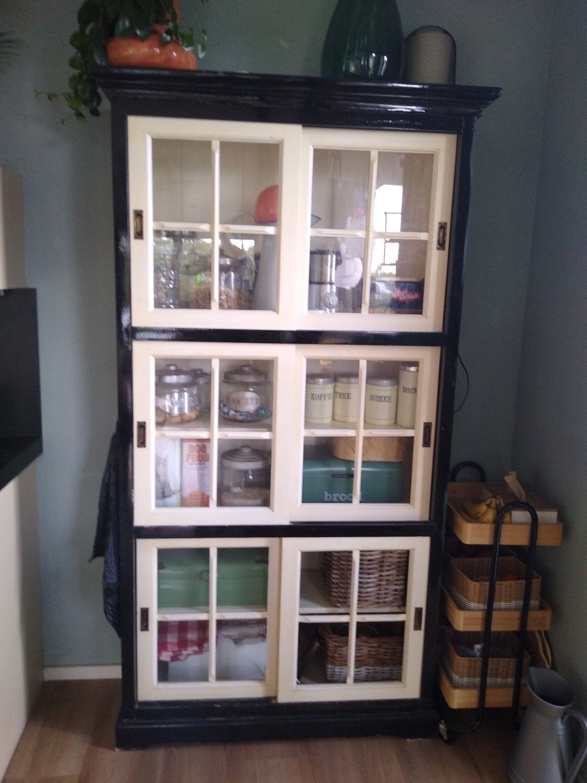 Vintage buffetkast met glazen schuifdeuren, Ophalen, 50 tot 100 cm, 150 tot 200 cm, 25 tot 50 cm
