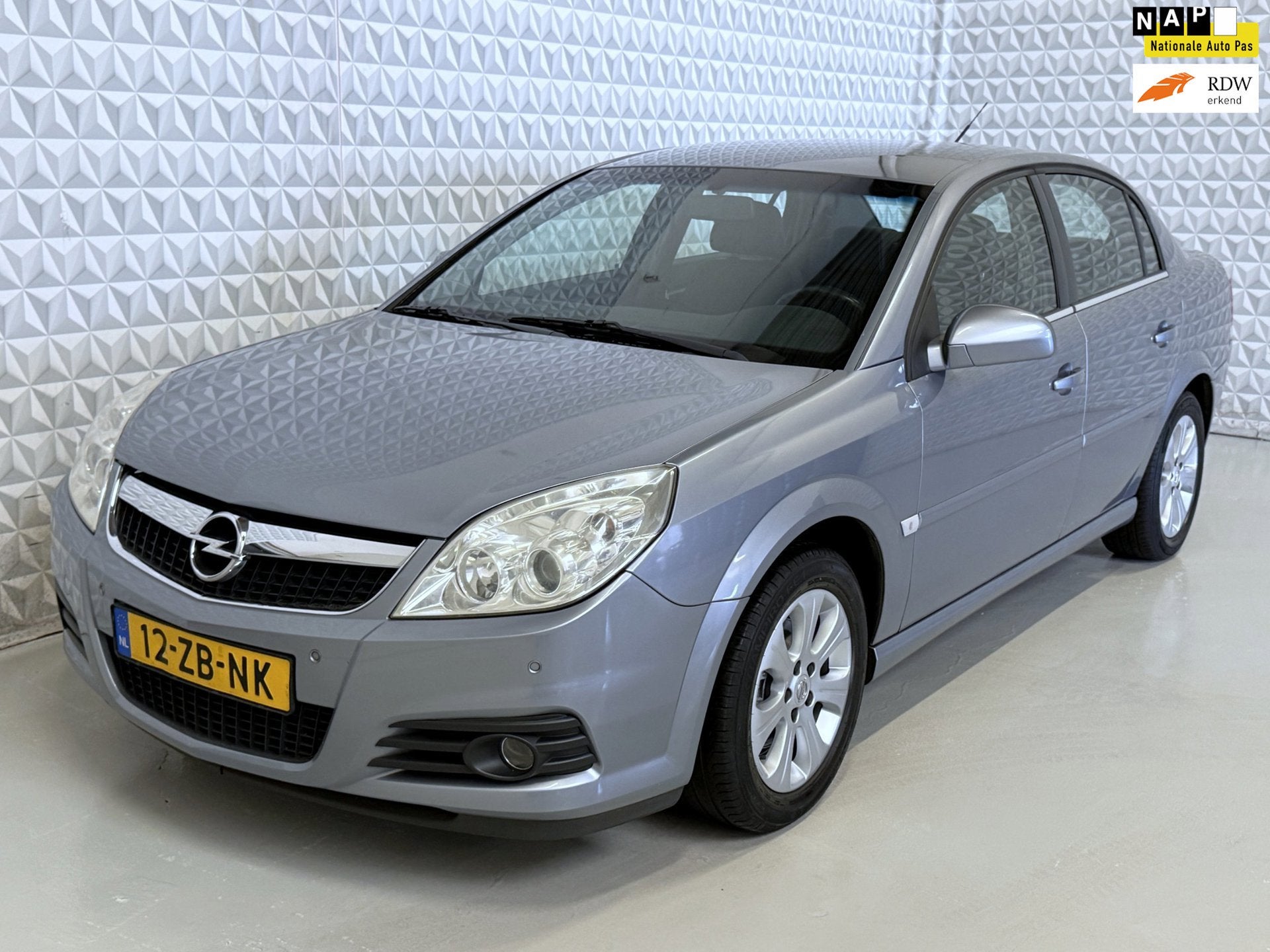 Opel Vectra 1.6-16V Airco Cruise Navigatie PDC Trekhaak(2007, Auto's, Opel, Voorwielaandrijving, 15 km/l, Gebruikt, 4 cilinders
