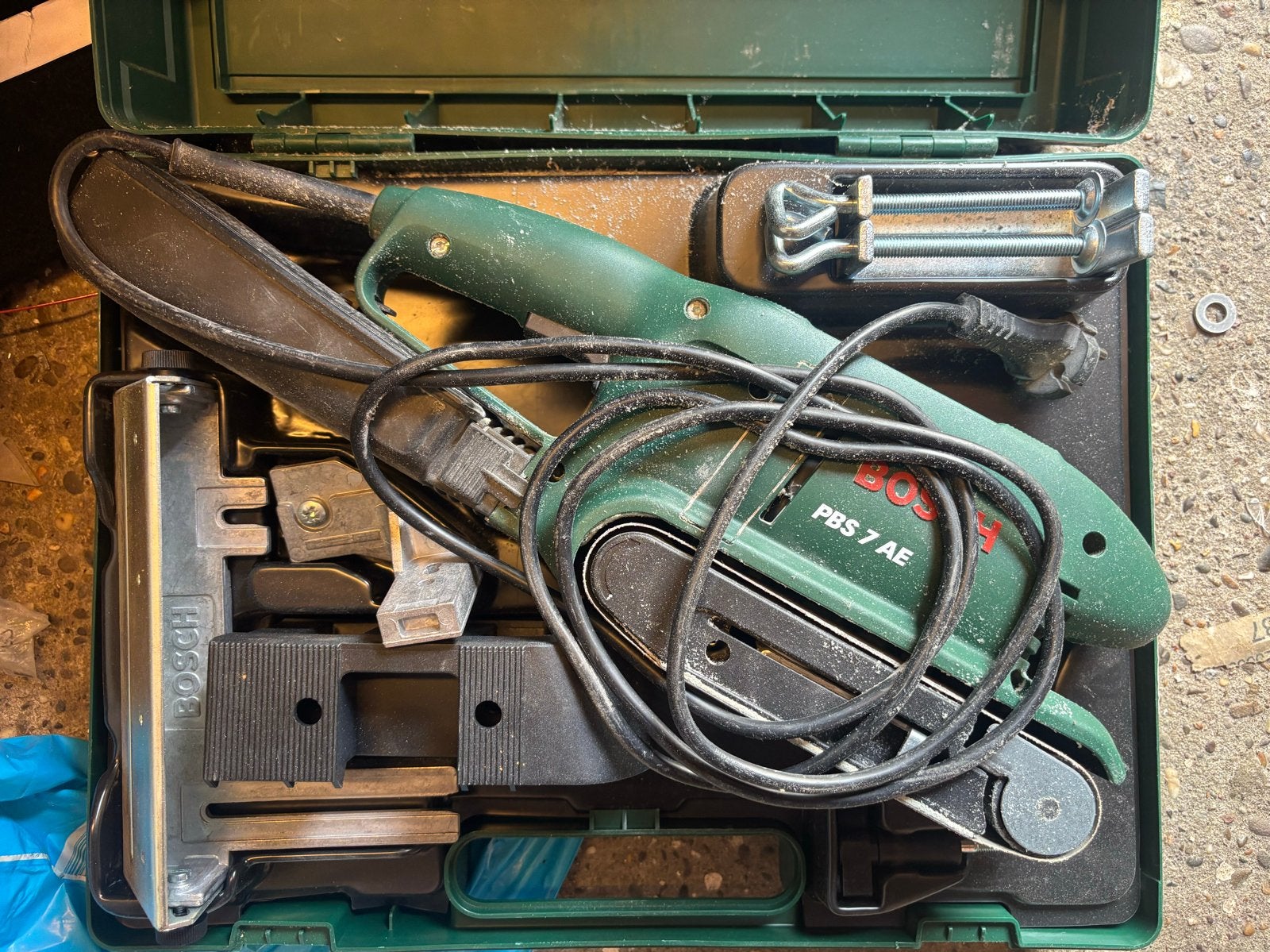 Bosch PBS 7 AE Bandschuurmachine met koffer, Ophalen of Verzenden, Gebruikt, Minder dan 600 watt, Bandschuurmachine