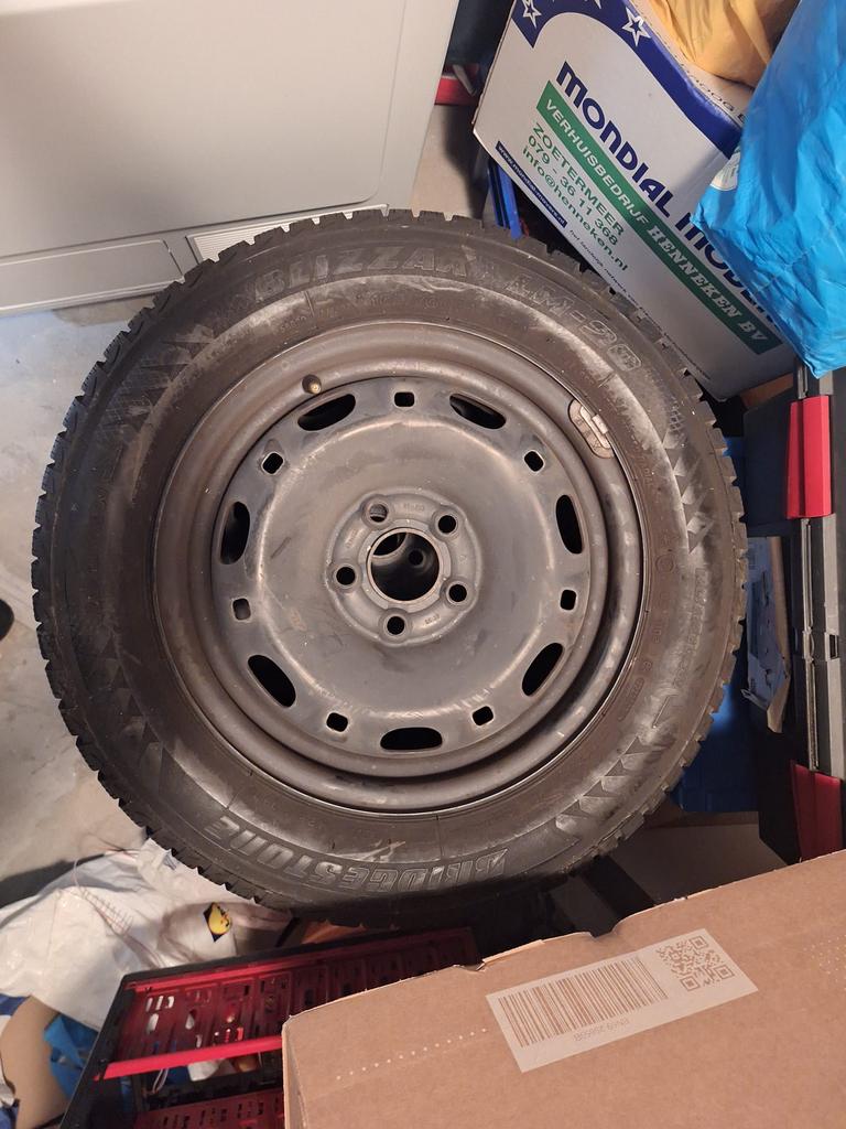 Winterbanden steek 5 x 100, Ophalen of Verzenden, Zo goed als nieuw