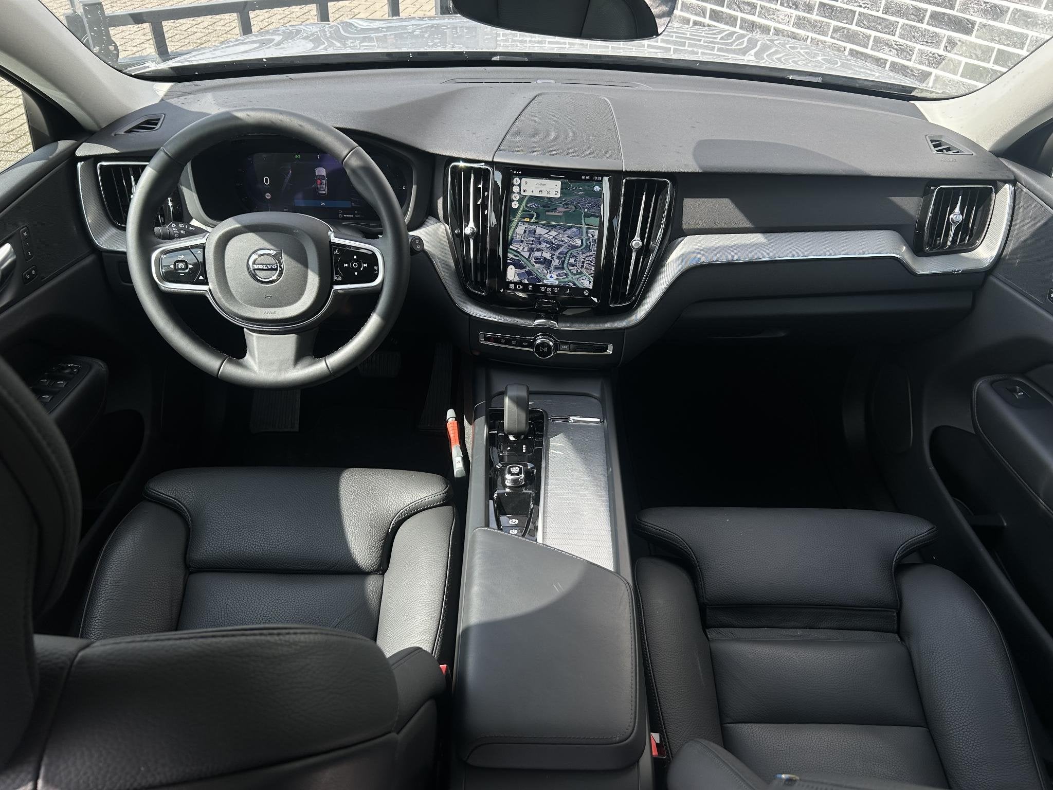 Volvo XC60 2.0 T6 Plug-in Hybrid AWD Plus Dark | PHEV Long R, Auto's, Gebruikt, Euro 6, 4 cilinders, 138 €/maand