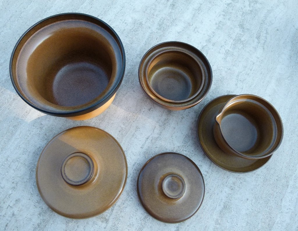 Mooi Bruin '70 Servies Gebaksborden Schalen Eierdoppen, Huis en Inrichting, Ophalen of Verzenden, Nieuw, Aardewerk, Compleet servies